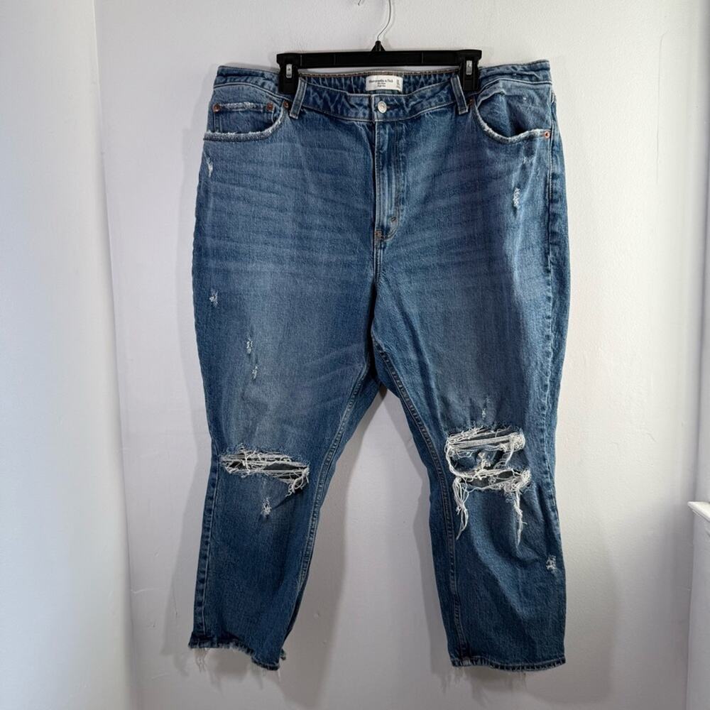 Abercrombie & Fitch The Mom High Rise Straight Leg Medium Wash Jeans 20 Short